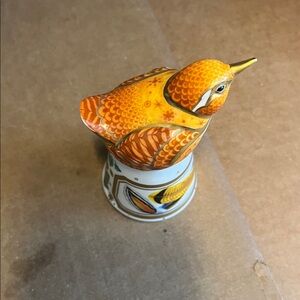 Wren  Bird Figurine signed , 3 1/2 inches